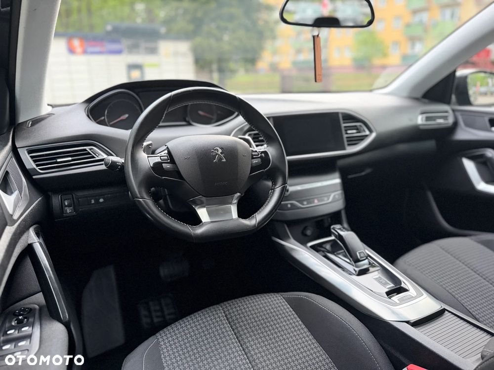 Peugeot 308 BlueHDi 130 EAT8 Business - 20