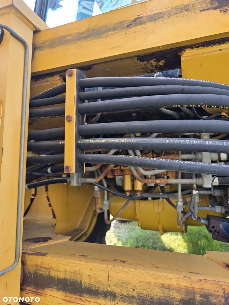 Caterpillar - 10