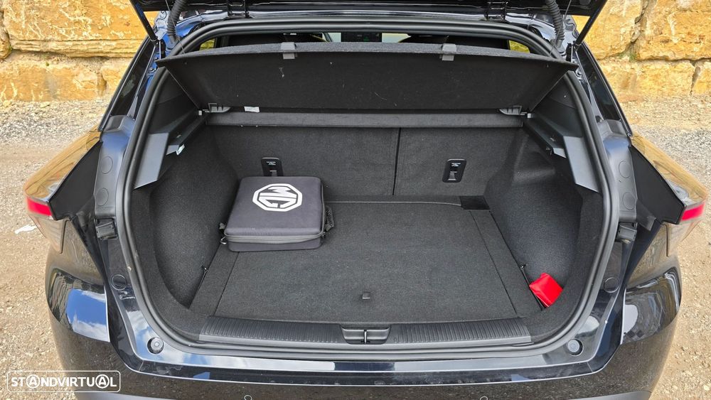 MG MG4 64 kWh Luxury - 56