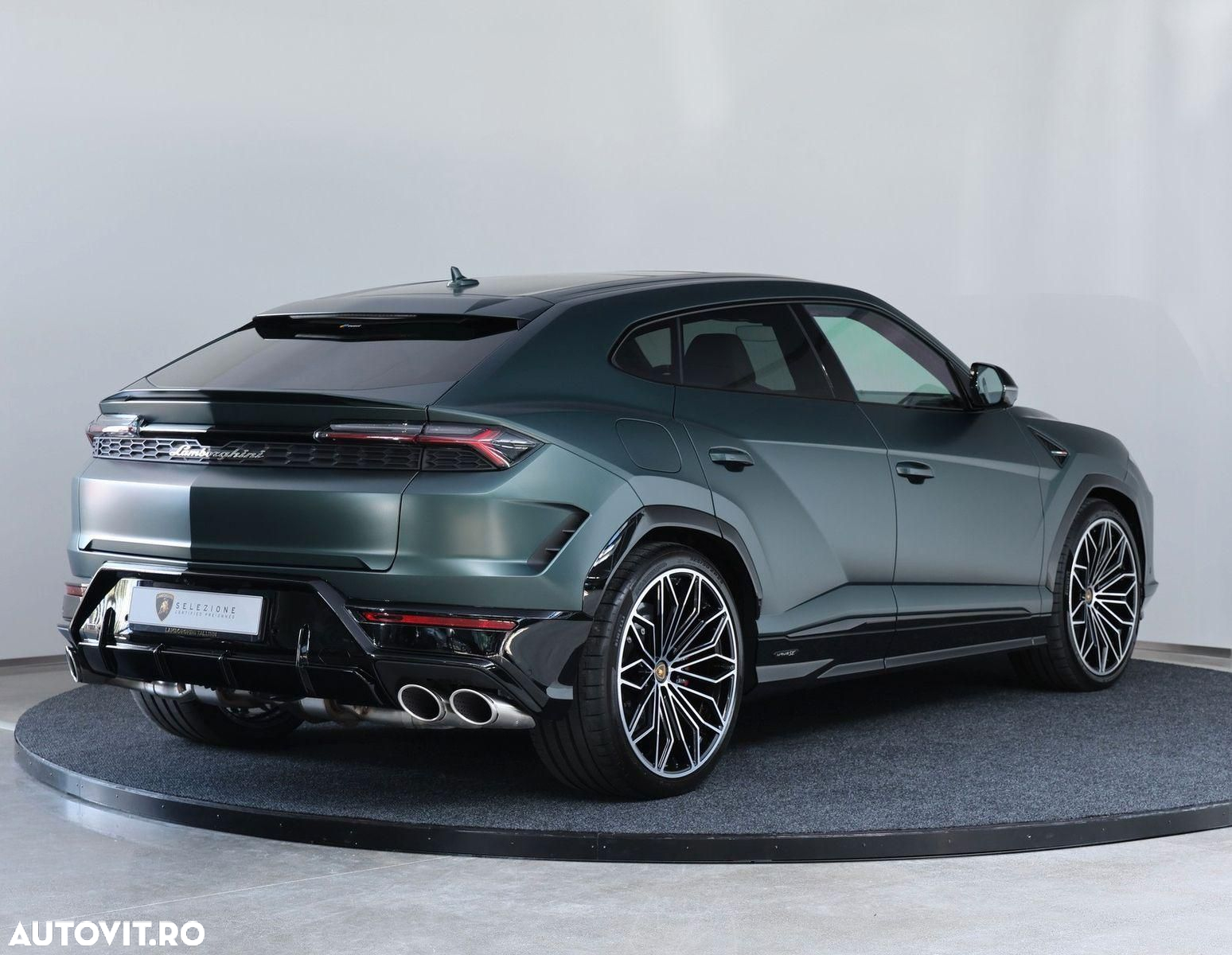 Lamborghini URUS - 11