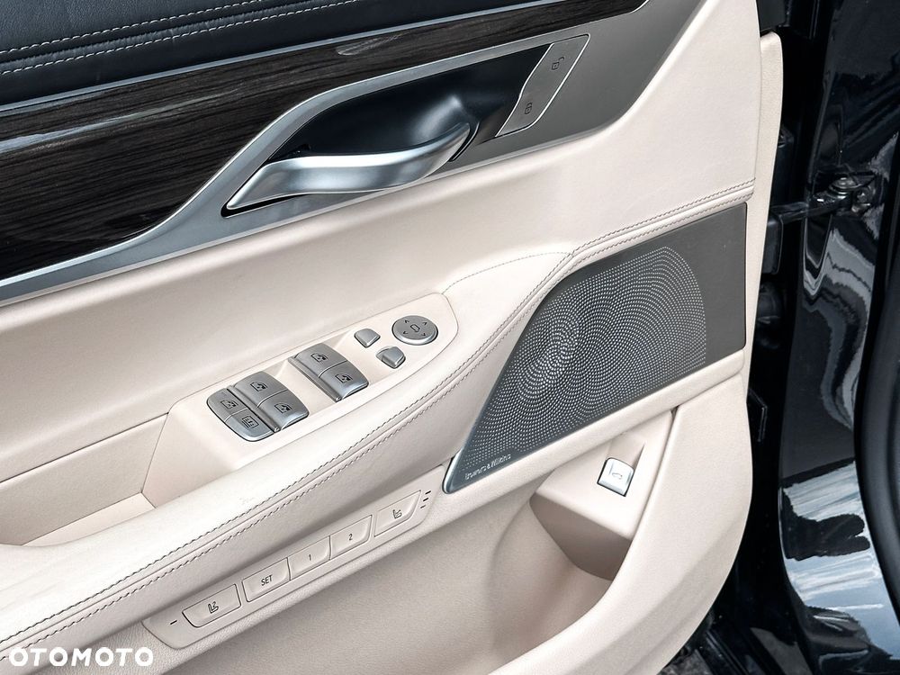 BMW Seria 7 750Li Edition Exclusive - 12
