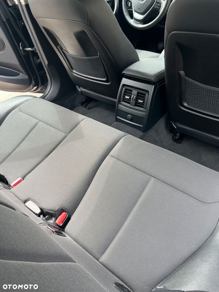 BMW Seria 3 318d - 15