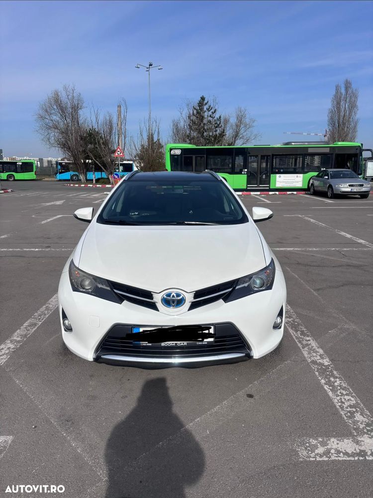 Toyota Auris 1.8 L VVT-i Sol+ - 1