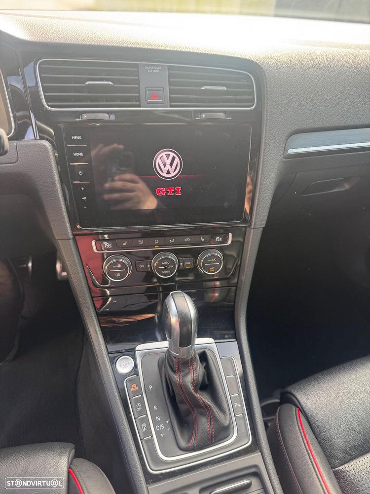VW Golf 2.0 TSI GTI DSG Performance - 21