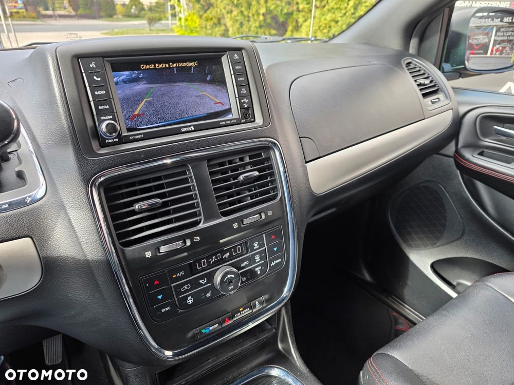 Dodge Grand Caravan - 30