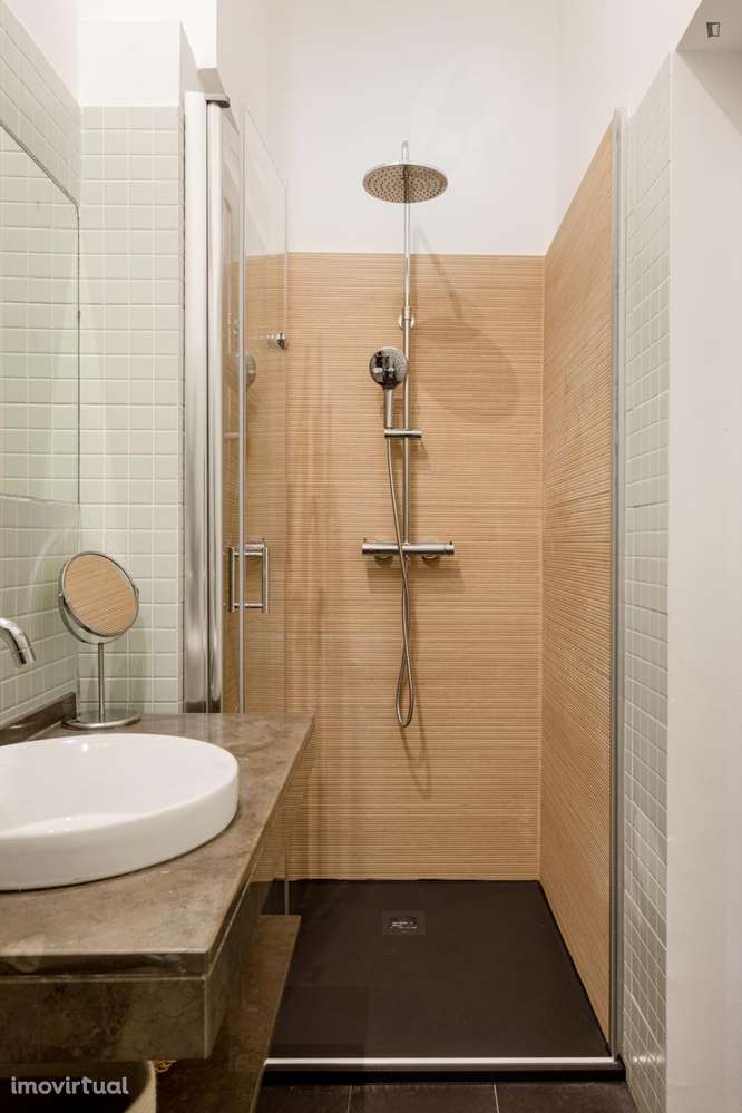 Apartamento com 1 quartos - localizado em Sé Lisbon - Grande imagem: 4/23