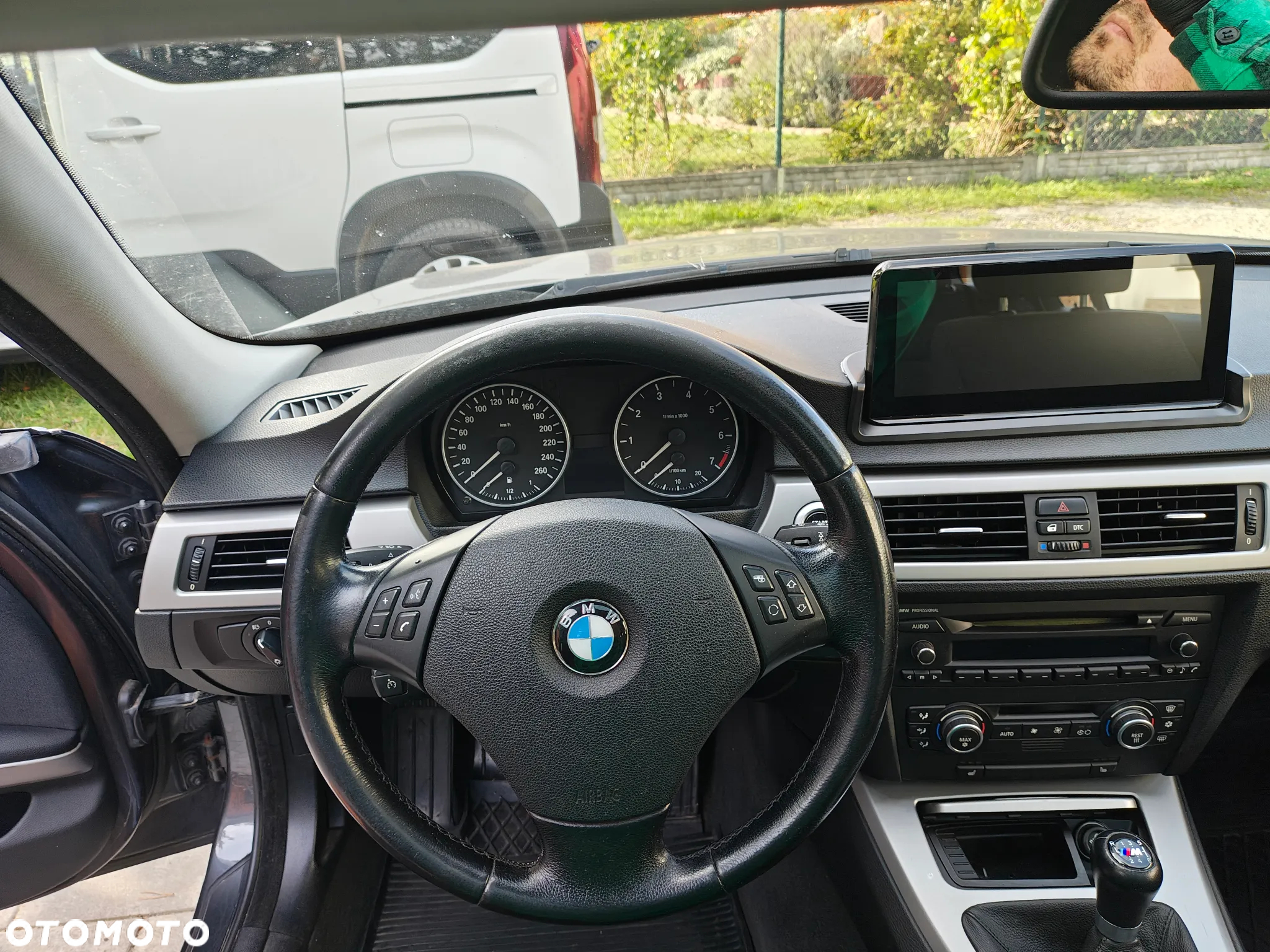 BMW Seria 3 320i Touring - 11