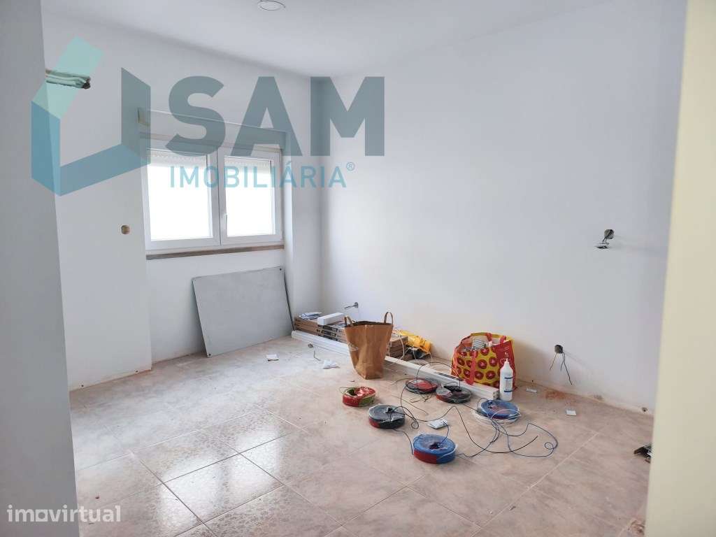 Moradia T3 em Remodelação | A 3 Minutos da Praia | Entrega Chave na... - Grande imagem: 4/29