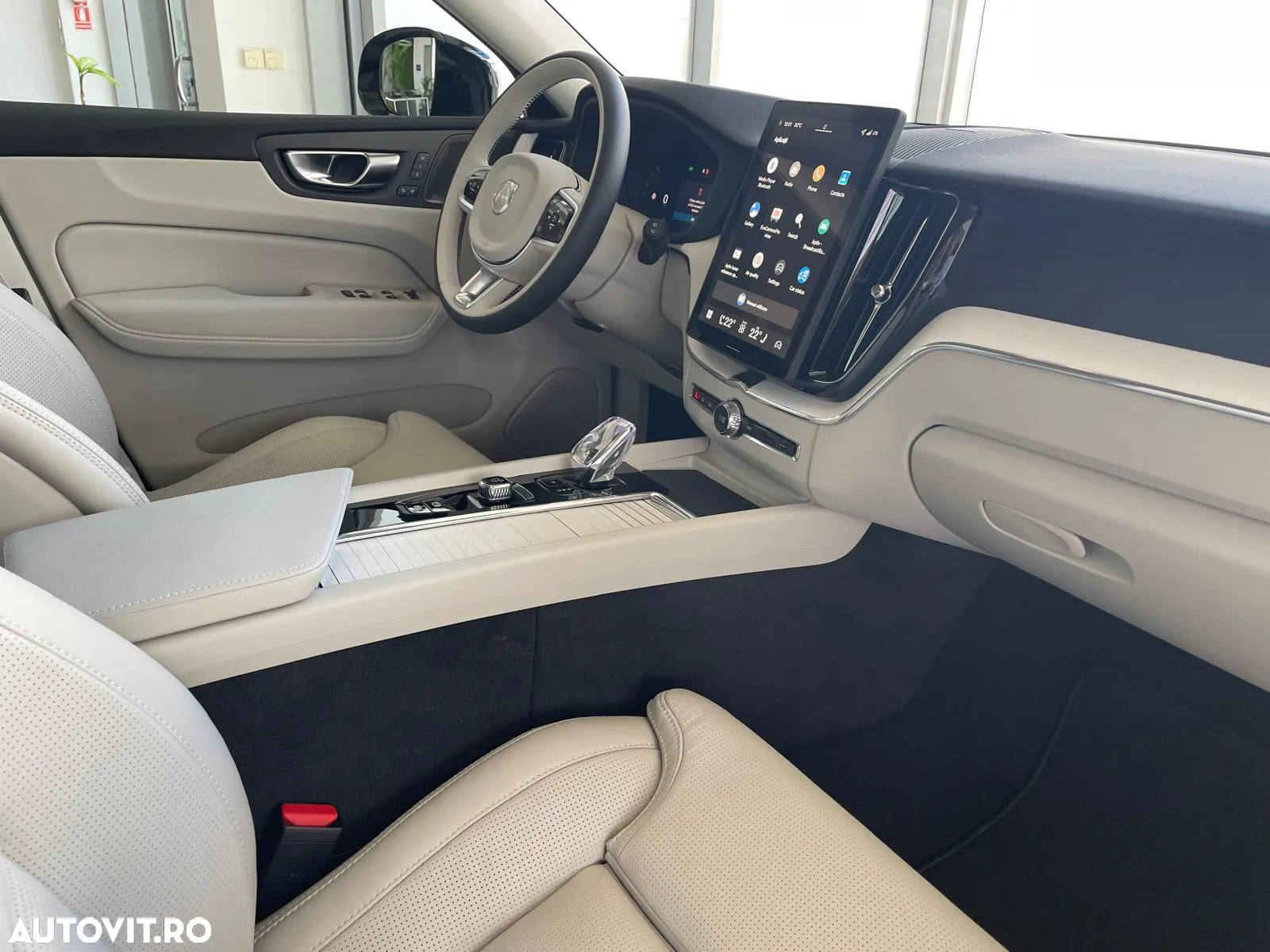 Volvo XC 60 B5 AT AWD MHEV Plus Dark - 11