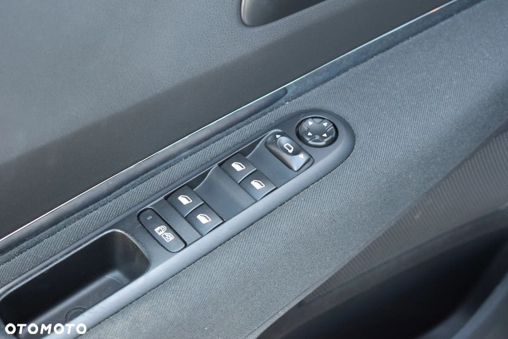 Peugeot 3008 1.6 HDi Access - 18