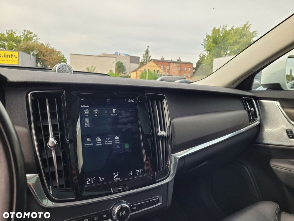 Volvo V90 Cross Country - 17