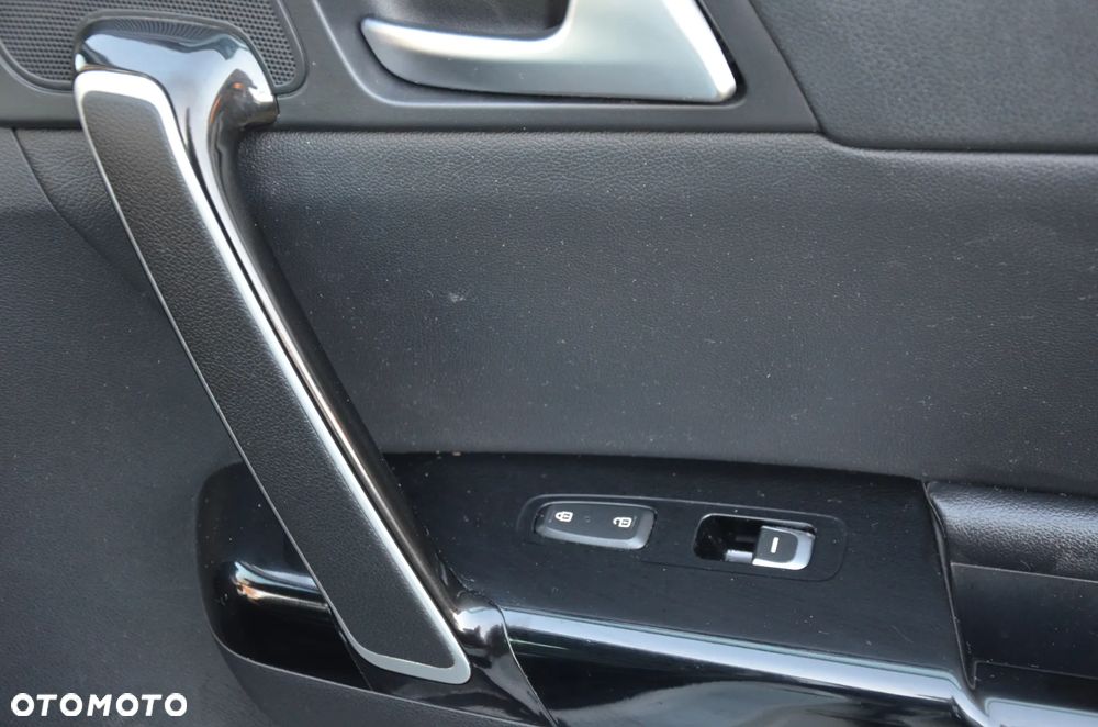 Kia Sportage 1.6 GDI 2WD ISG Dream-Team Edition - 34