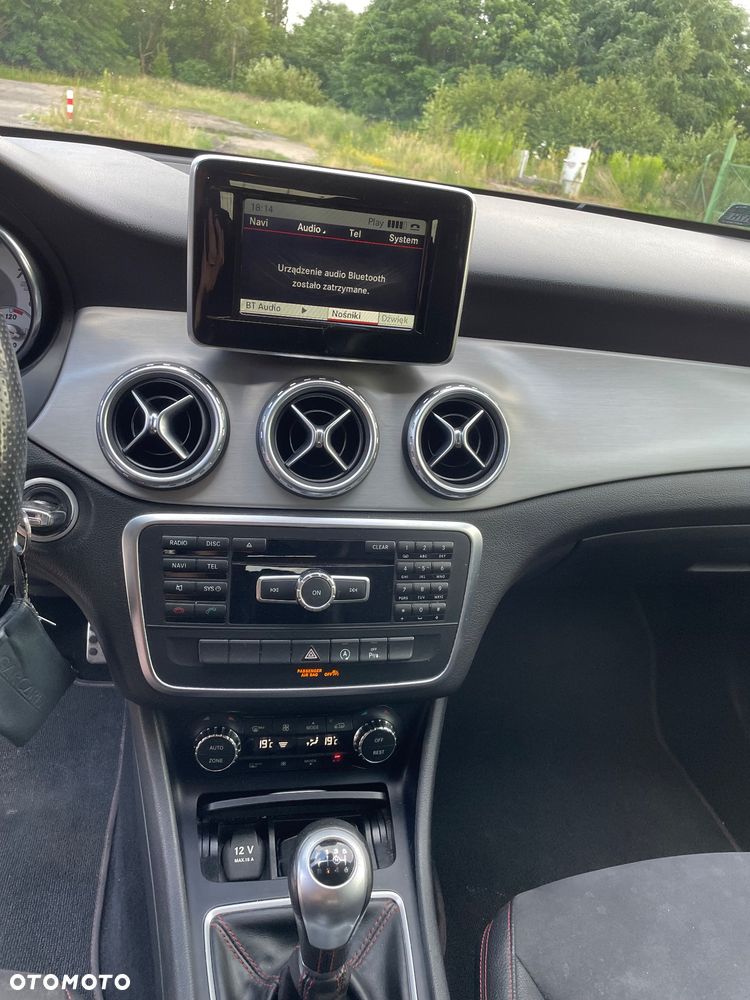 Mercedes-Benz GLA - 22