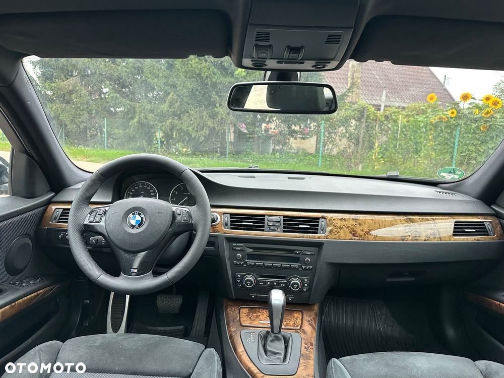 BMW Seria 3 320i - 29