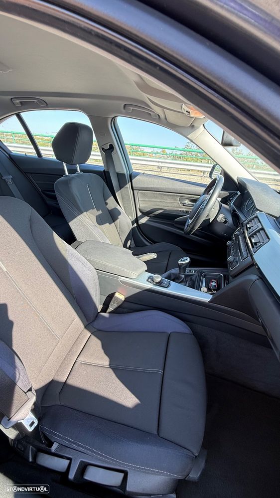BMW 320 d EfficientDynamics Line Sport - 17