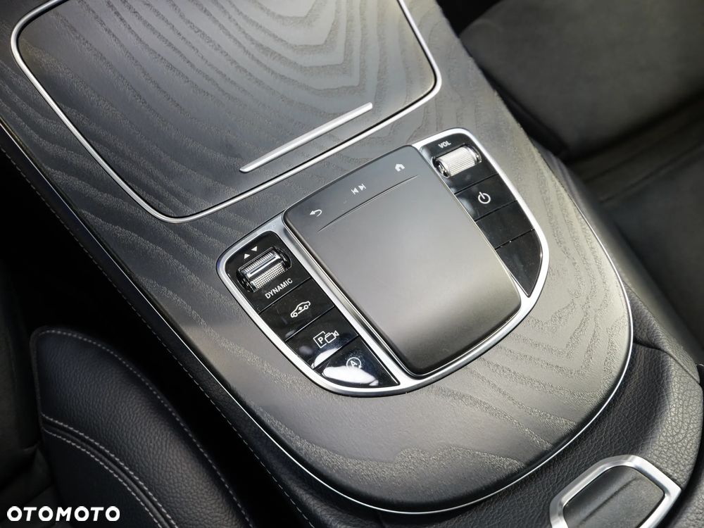 Mercedes-Benz Klasa E 220 d 4-Matic AMG - 27