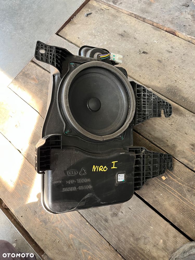 Głośnik subwoofer Kia Niro I - 1
