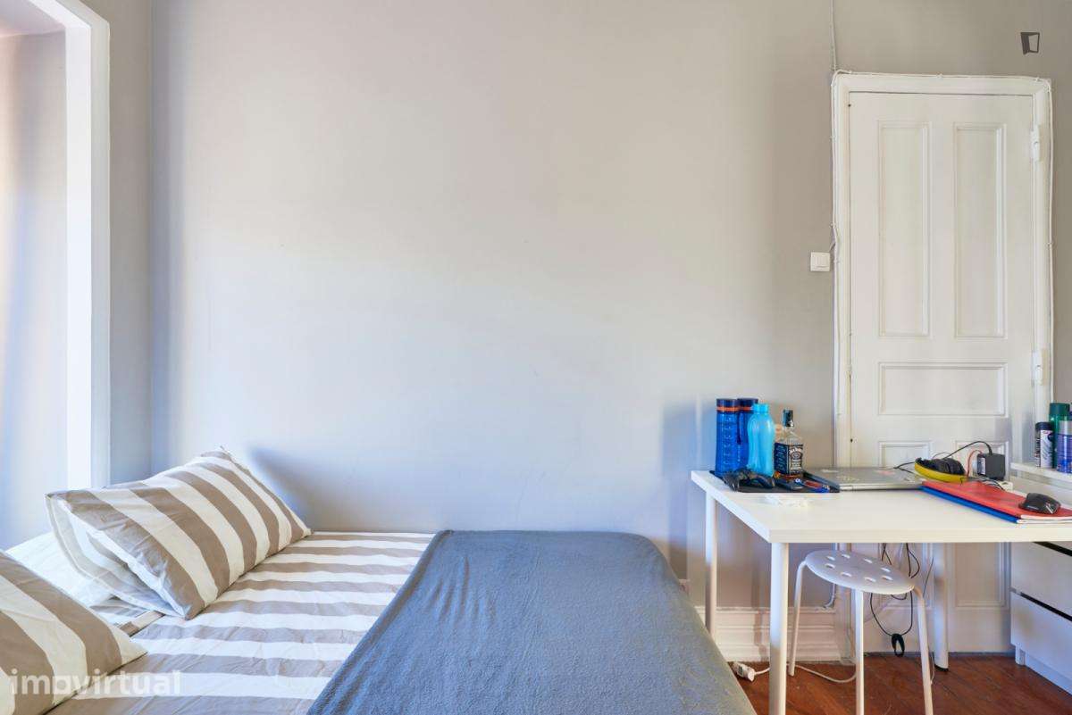 Quarto - localizado em Entrecampos Lisbon - Grande imagem: 3/37