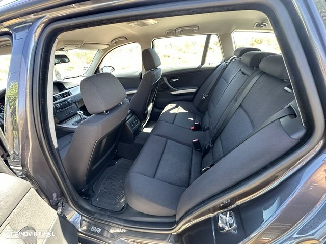 BMW 320 d - 10
