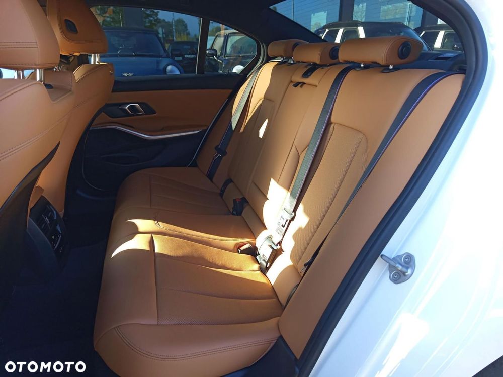 BMW Seria 3 - 21