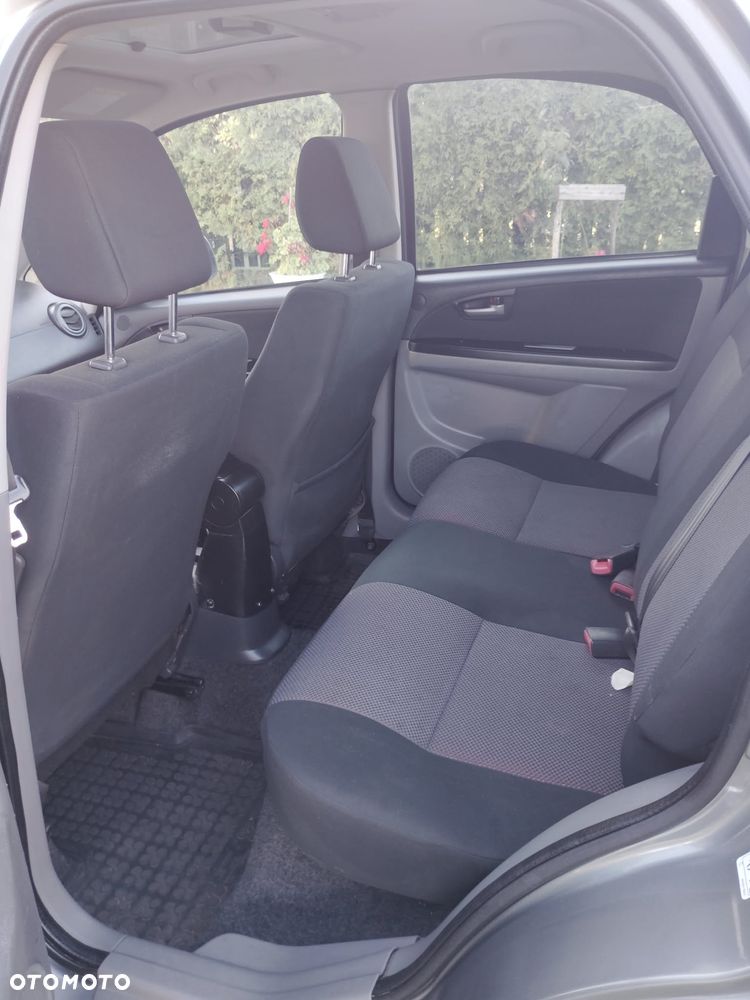 Suzuki Sx4 2007 photo 4