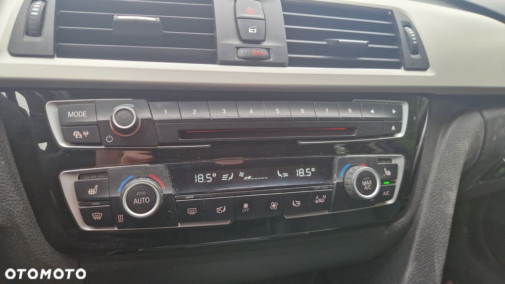 BMW Seria 3 318i - 15