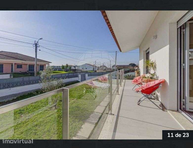 Moradia T3 com muito espaço exterior - Grande imagem: 3/11