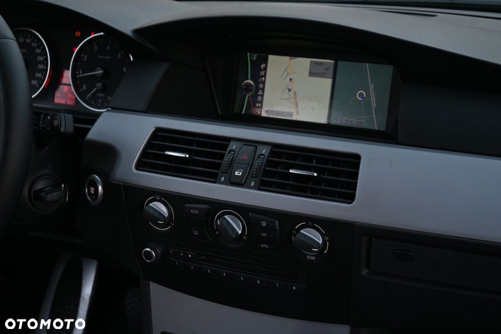 BMW Seria 5 520i Edition Sport - 36