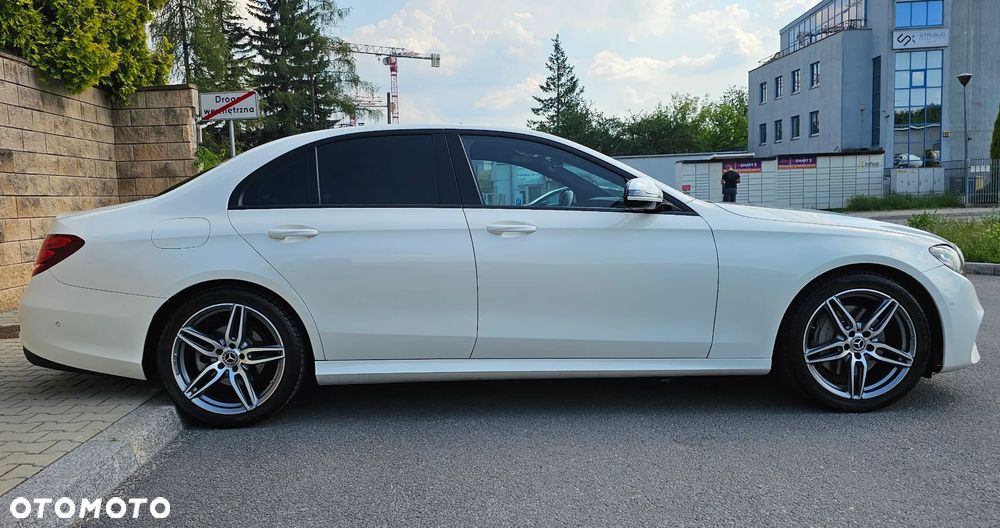 Mercedes-Benz Klasa E 200 9G-TRONIC AMG Line - 9
