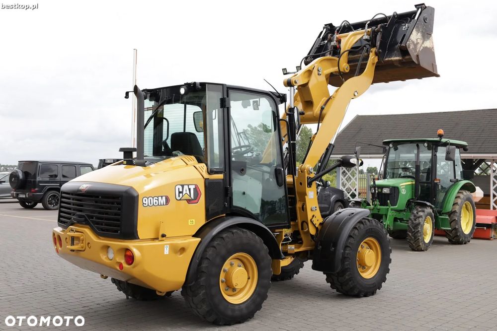 Caterpillar CAT 906M - 26