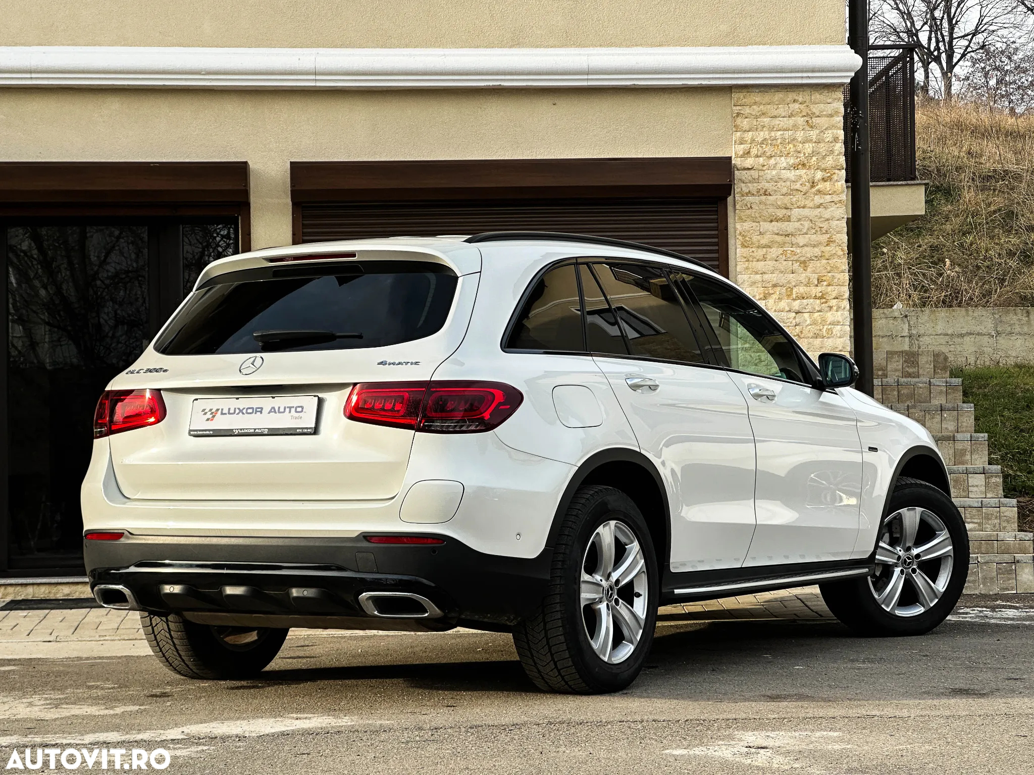 Mercedes-Benz GLC 300 e 4Matic 9G-TRONIC - 10