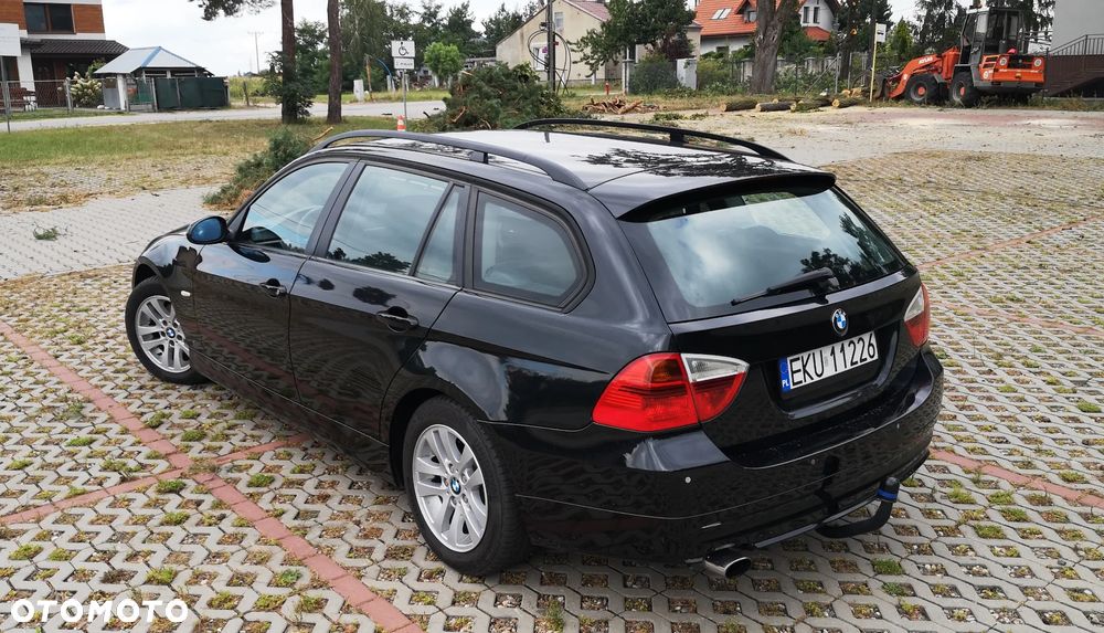 BMW Seria 3 318d - 5