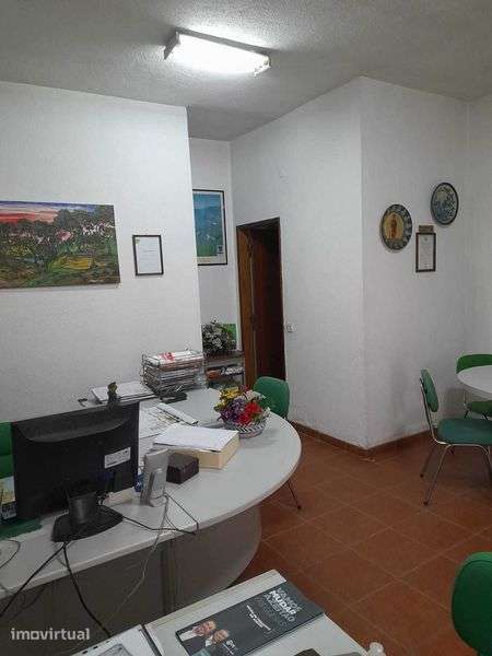Azeitão espaço comercial loja ou escritório - Grande imagem: 2/6