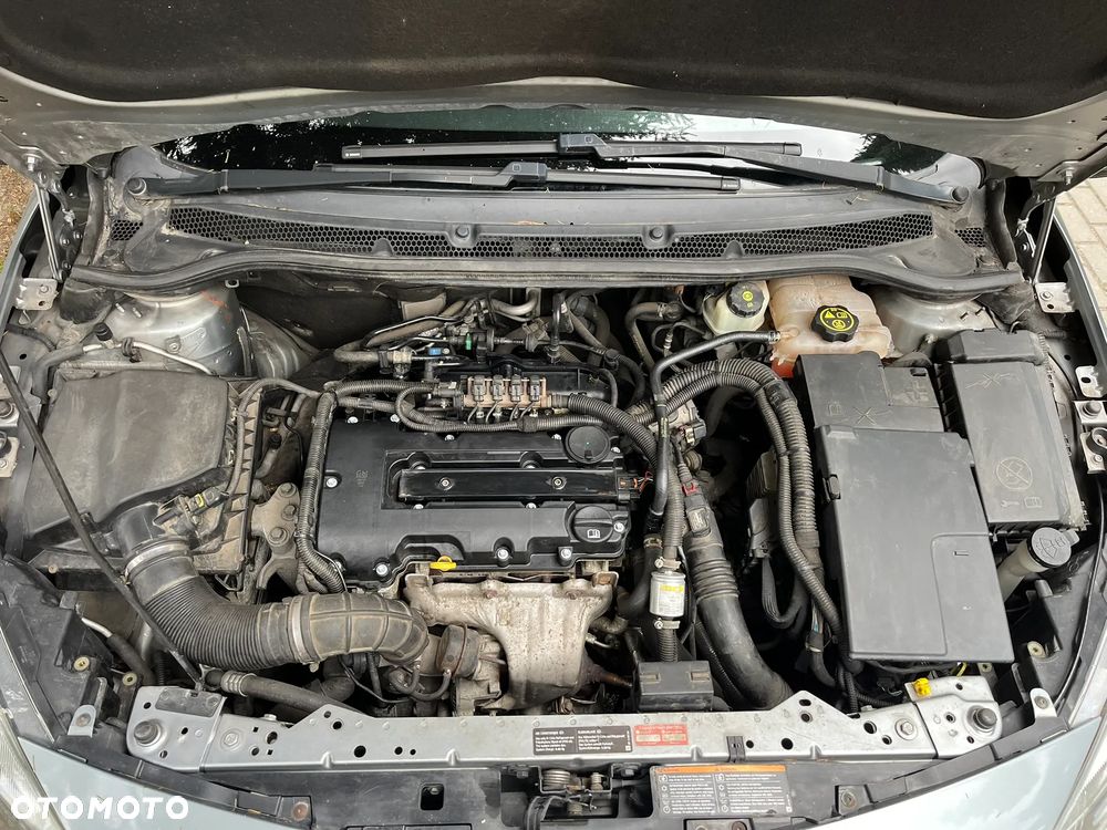 Opel Astra IV 1.4 T Sport - 29