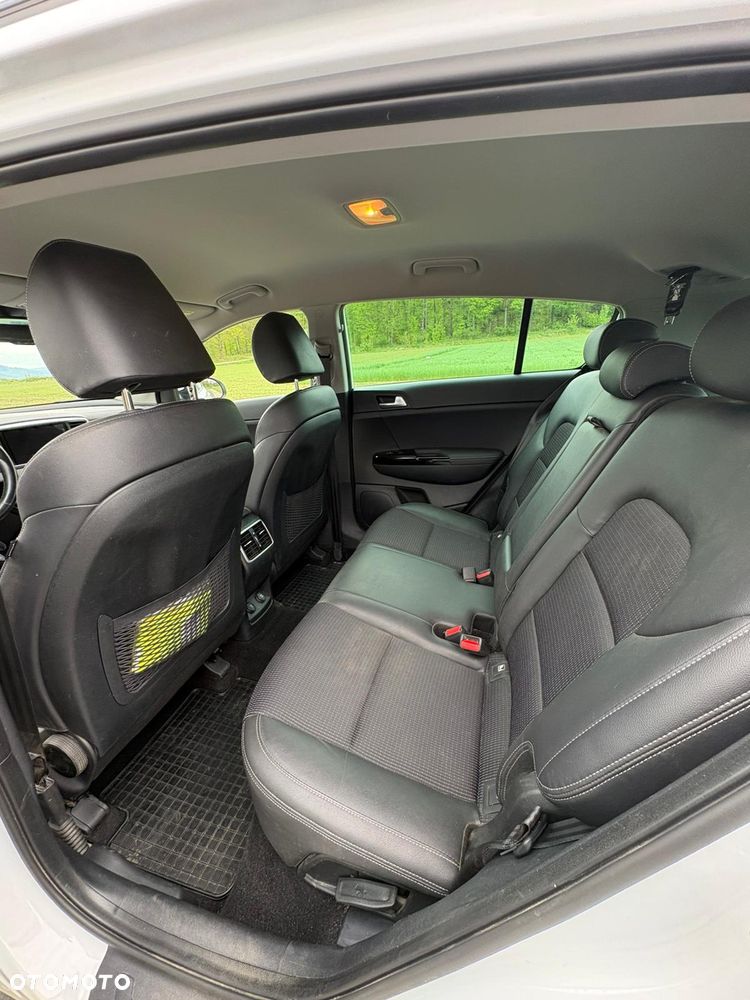 Kia Sportage 1.6 CRDI MHEV Black Edition 2WD DCT - 19
