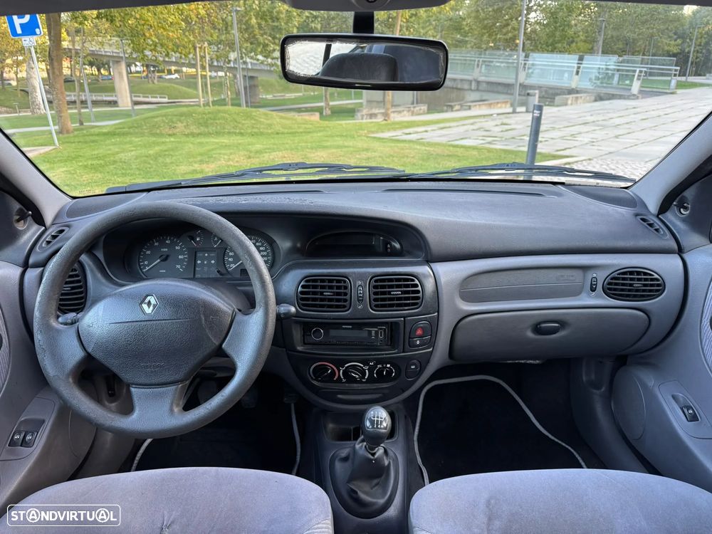 Renault Mégane 1.4 16V RTE AC - 7