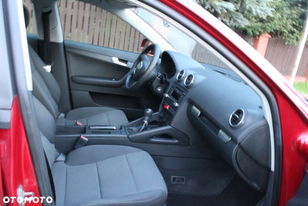 Audi A3 Sportback 1.6 Ambiente - 14