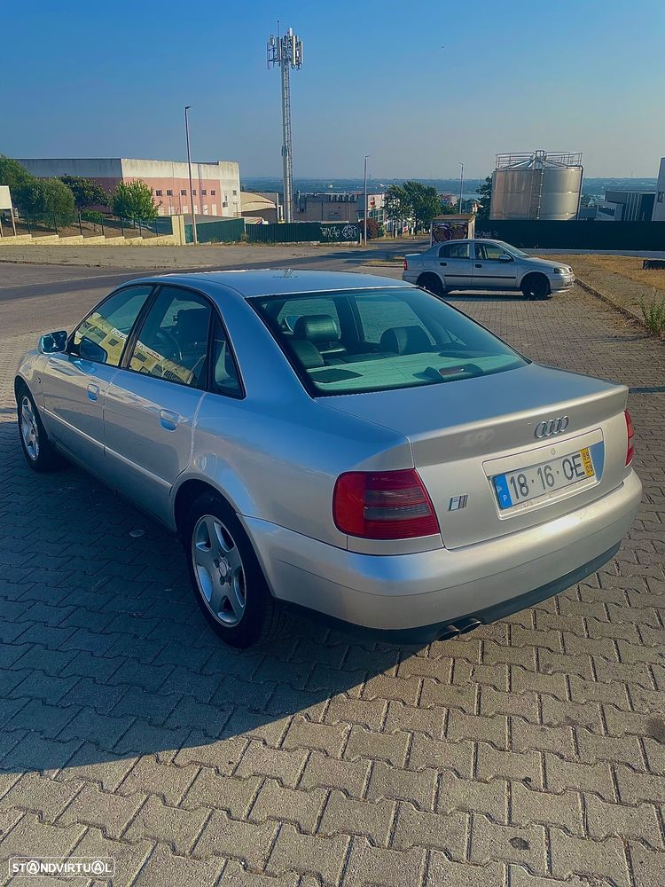 Audi A4 1.8 Turbo Sport - 4