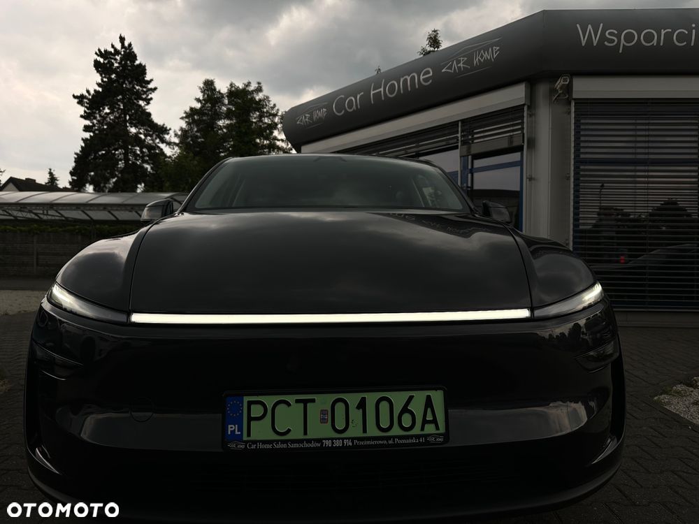 Tesla Model Y - 11