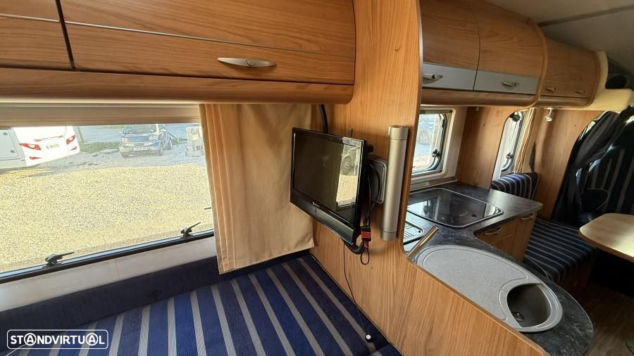 Burstner Privilége T630 cama francesa - 10