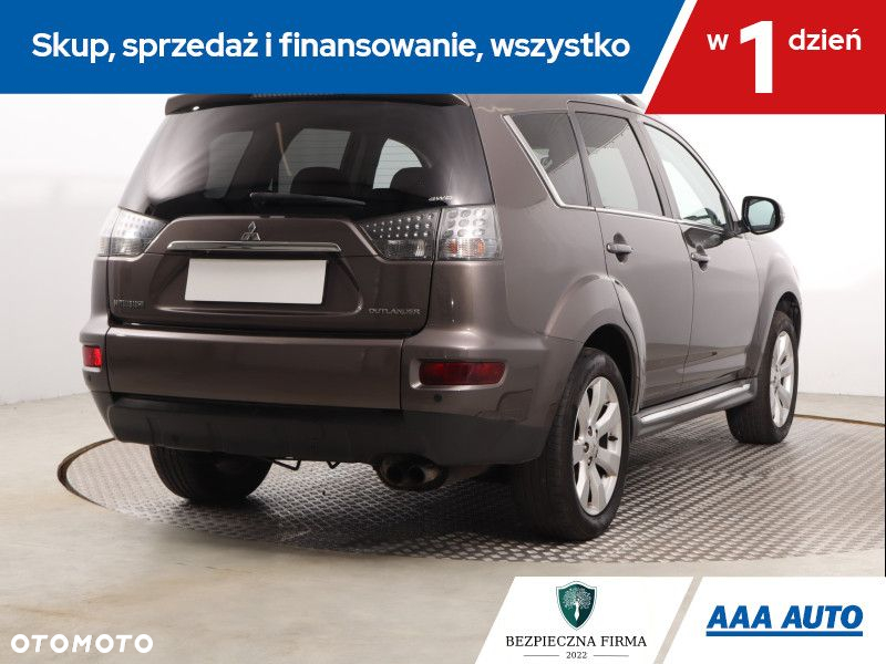 Mitsubishi Outlander - 6