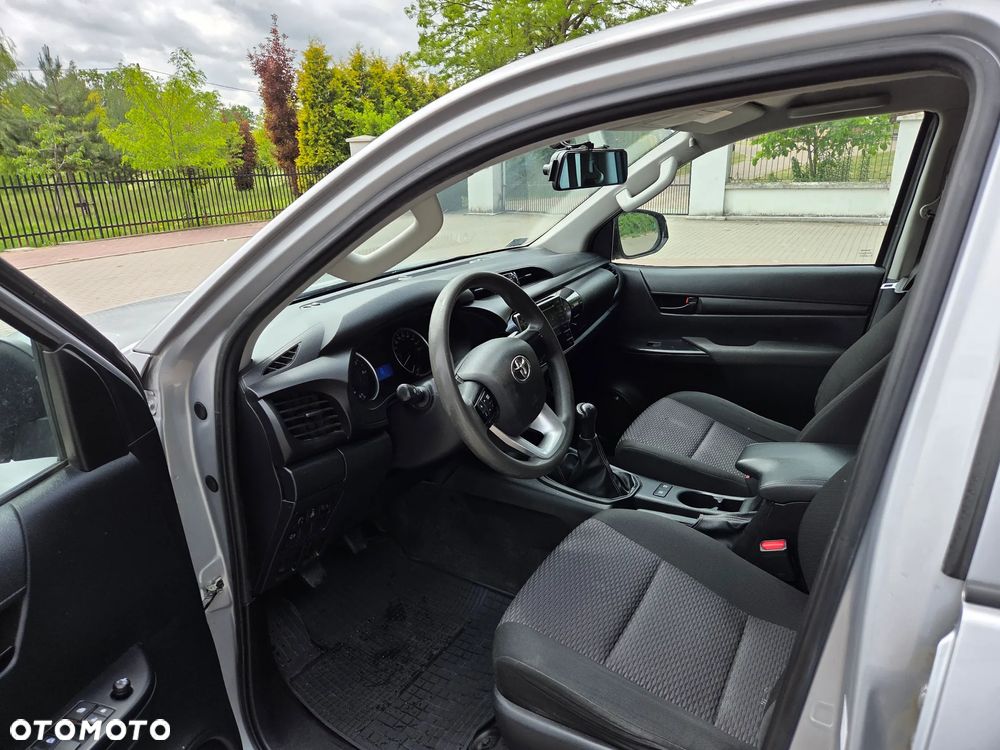 Toyota Hilux - 16