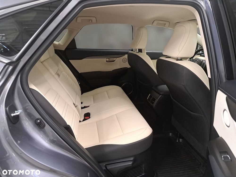 Lexus NX 300 F Impression AWD - 24