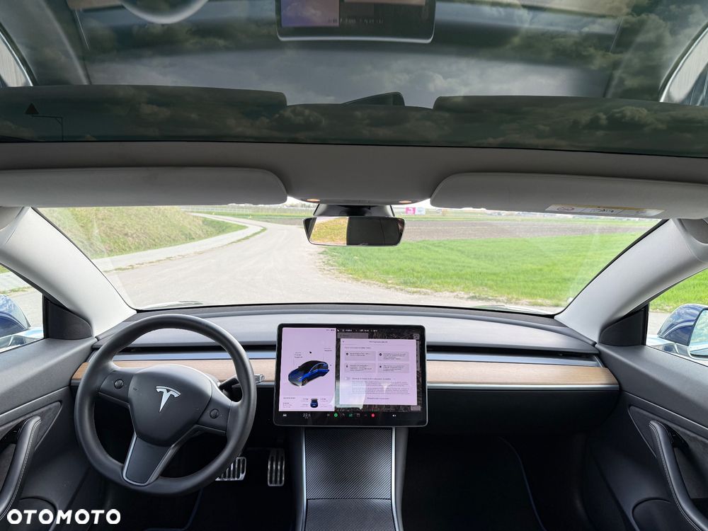 Tesla Model 3 Standard Range Plus - 24