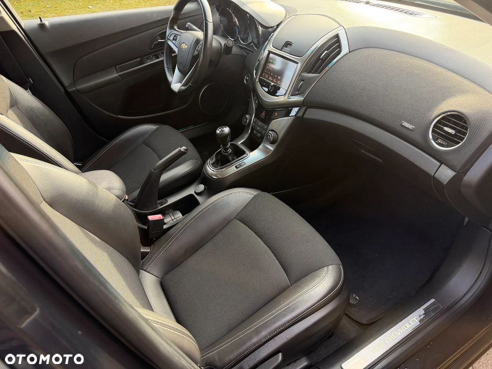 Chevrolet Cruze 1.4T LTZ+ - 8
