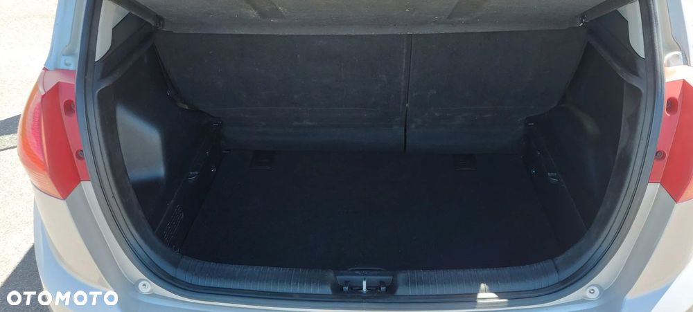 Kia Venga 1.6 CRDi XL - 11