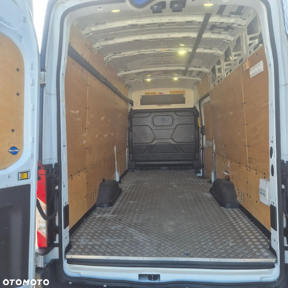 Ford Transit - 9