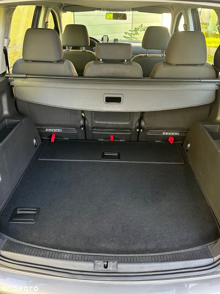 Volkswagen Touran 1.9 TDI Conceptline - 14