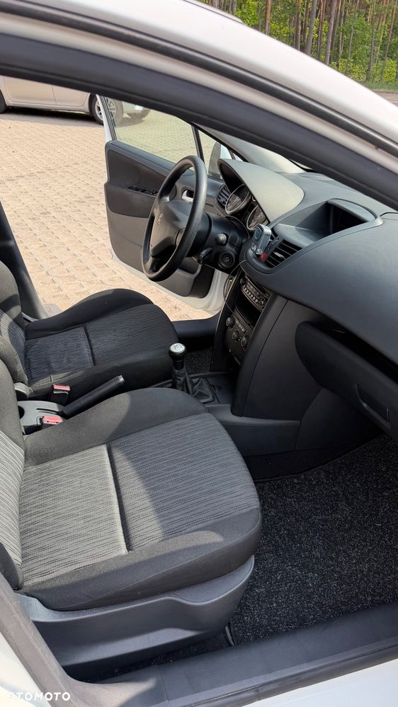 Peugeot 207 - 9