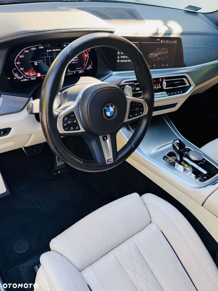 BMW X5 M M50i - 8